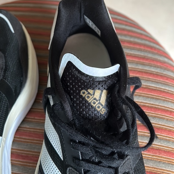 Adidas Adizero Boston 10. Like new - Picture 4 of 6